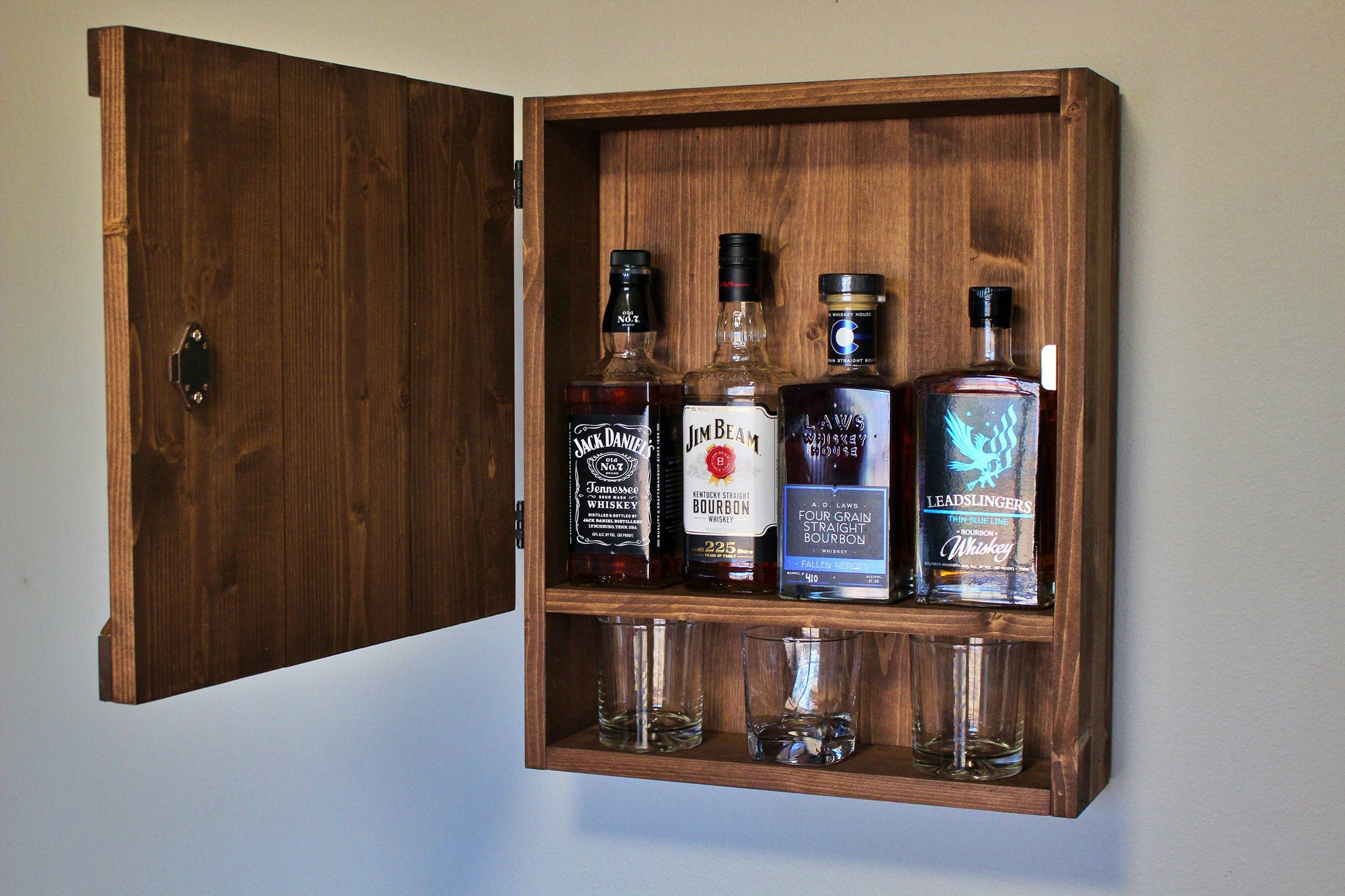 Barn Door Wooden Bar Liquor Cabinet with Lock